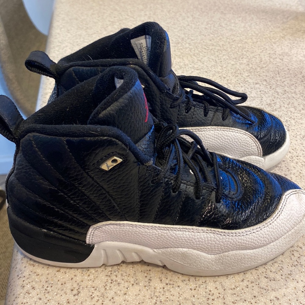 Used Jordan Kids
Air Jordan 12 Retro "Playoffs 2022" sneakers